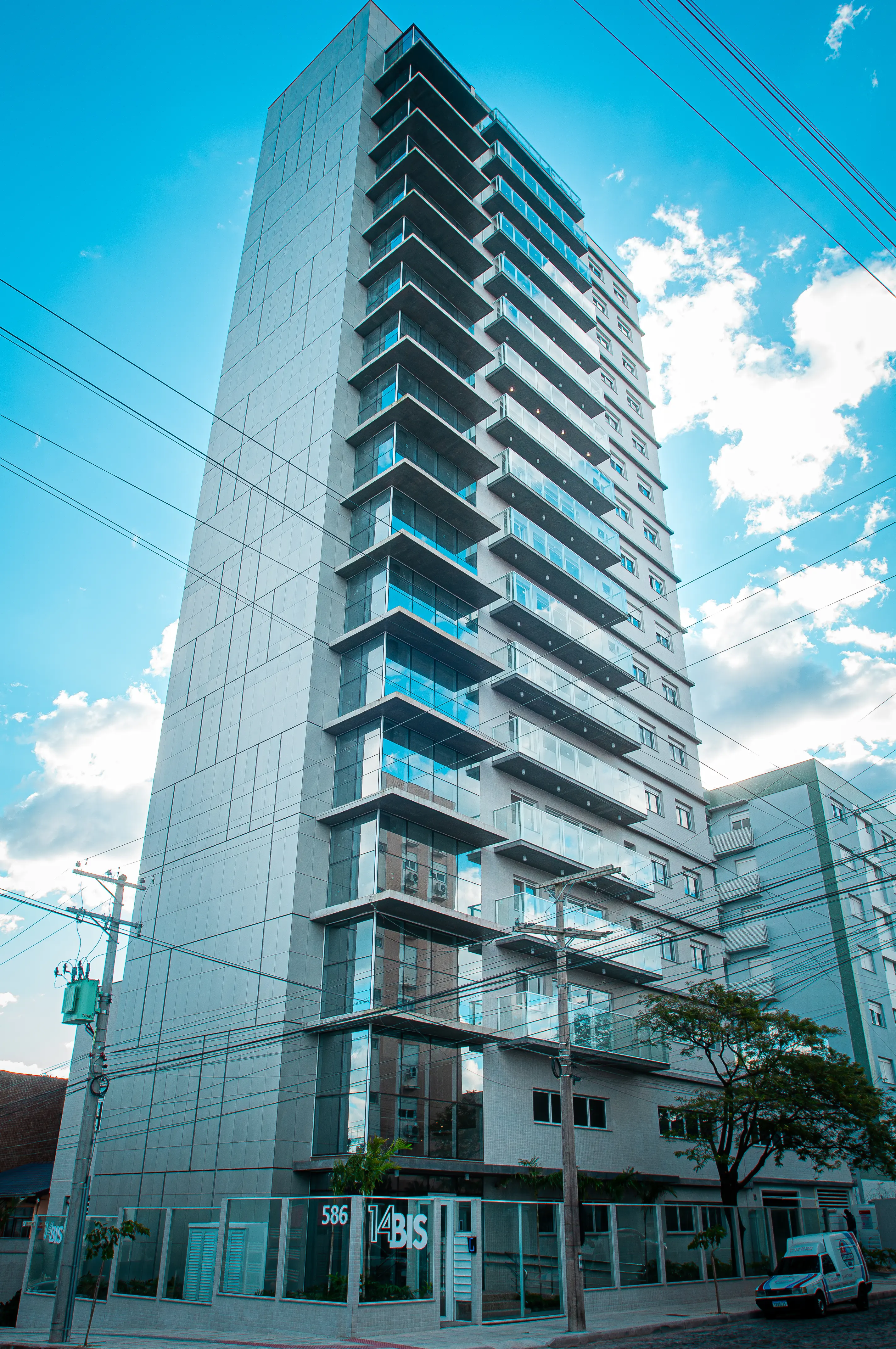 Fachada comercial do projeto Medianeira Office